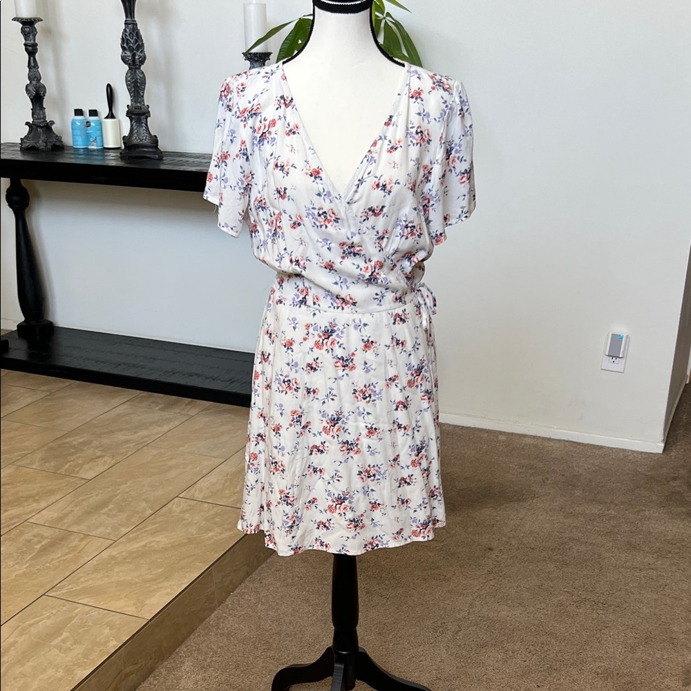 Abercrombie & Fitch White Floral Wrap Dress